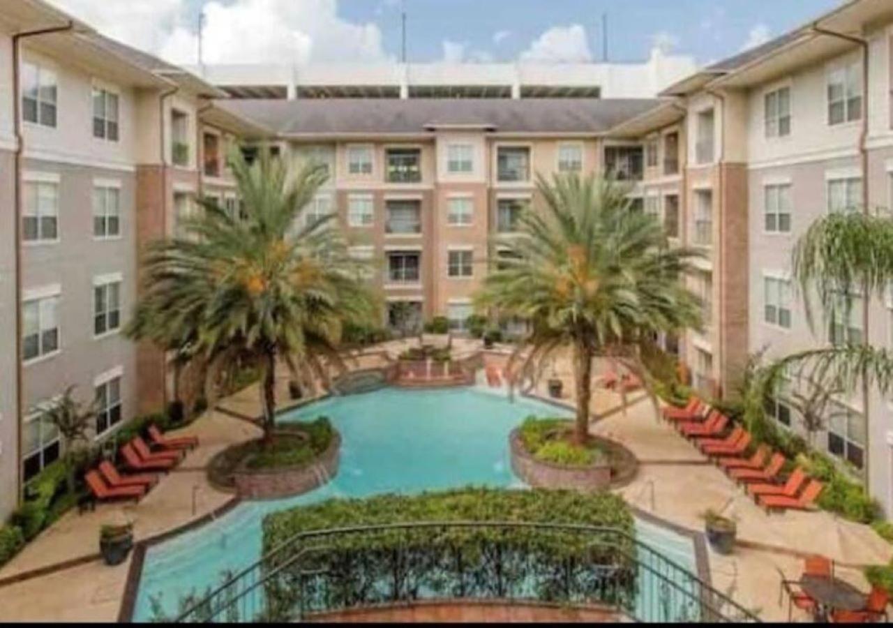 Inviting 2Br - Gym, Pool, Biz Center & Free Parking! Walk 2 Nrg Stadium! Near Med Ctr, Galleria, & Rice Village ฮูสตัน ภายนอก รูปภาพ