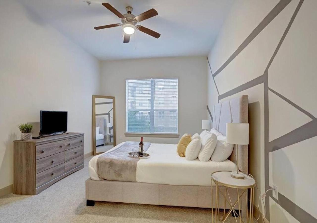 Inviting 2Br - Gym, Pool, Biz Center & Free Parking! Walk 2 Nrg Stadium! Near Med Ctr, Galleria, & Rice Village ฮูสตัน ภายนอก รูปภาพ