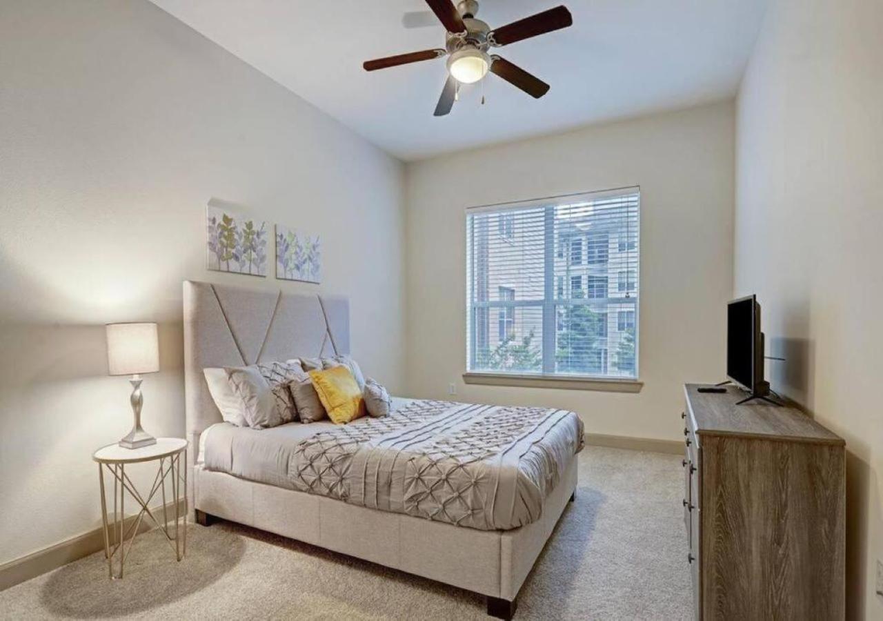 Inviting 2Br - Gym, Pool, Biz Center & Free Parking! Walk 2 Nrg Stadium! Near Med Ctr, Galleria, & Rice Village ฮูสตัน ภายนอก รูปภาพ